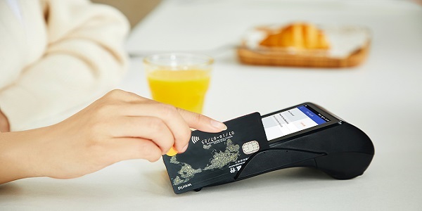 Building a strong credit history with lifetime free credit card: Smart financials