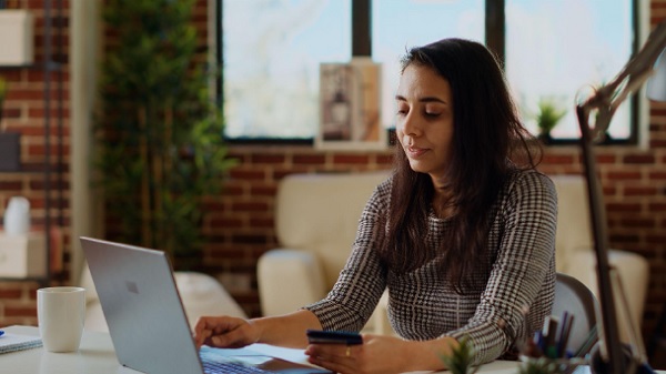 Consider While Opening a Demat Account Online